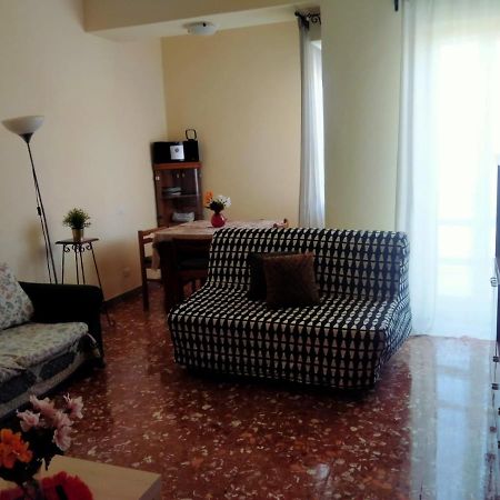 Happy House Mare Di Roma Villa Ostia Buitenkant foto